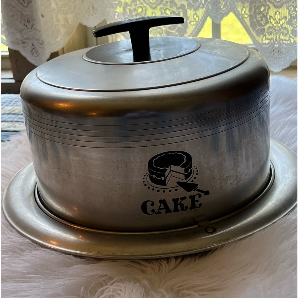 Vintage 50’s Aluminum West Bend Cake Carrier Keeper
